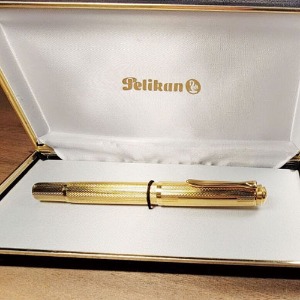 Pelikan M760 150th Anniversary Gold Fountain Pen